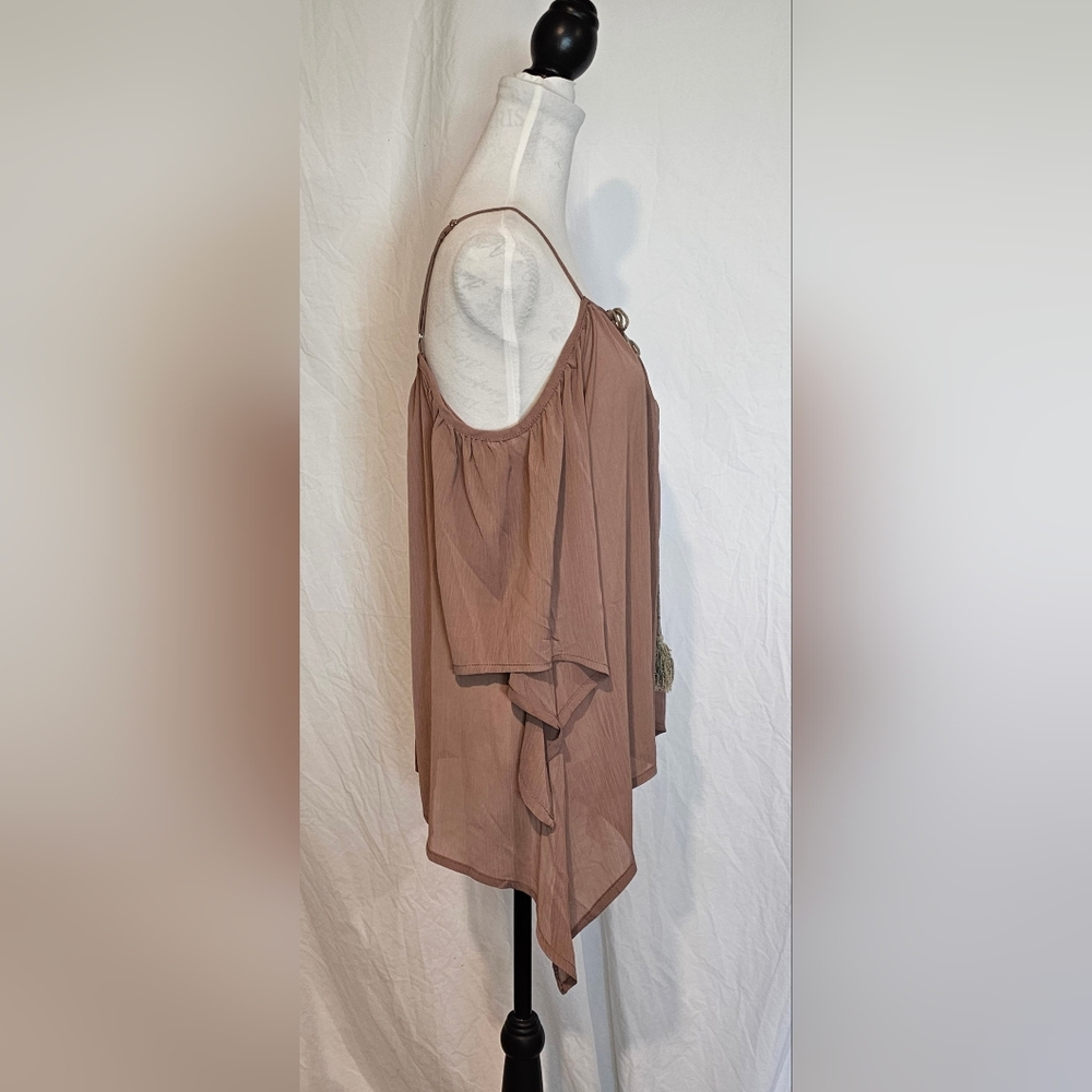 *EUC* Summer, Flowy Off The Shoulder Asymmetrical Blouse - Picture 7 of 13